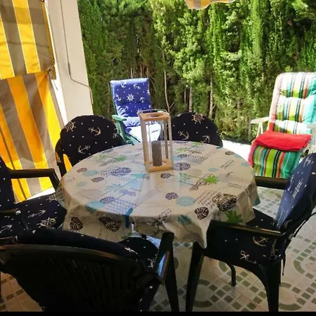 Bungalow Con Terraza, Piscina Y Jardin Hébergement de vacances Torrevieja