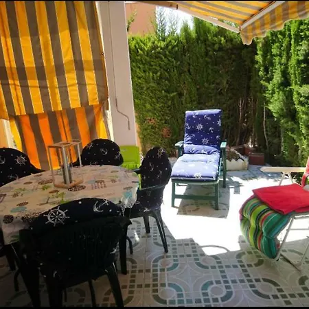 Bungalow Con Terraza, Piscina Y Jardin Torrevieja