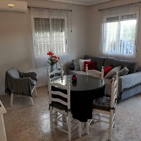 Hébergement de vacances Bungalow Con Terraza, Piscina Y Jardin Torrevieja