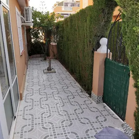 Bungalow Con Terraza, Piscina Y Jardin Сasa de vacaciones *